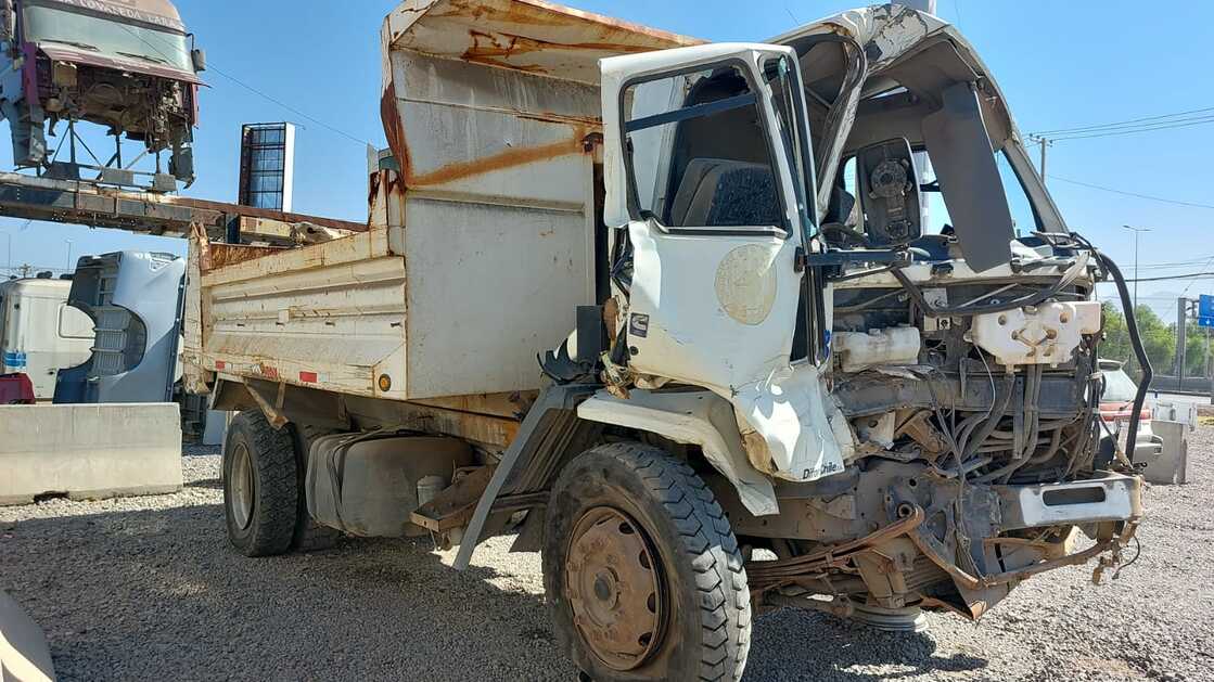 Puerta Ford CARGO  USADA